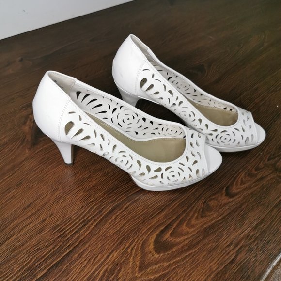 Bandolino Elegant White Sandal - Picture 1 of 5